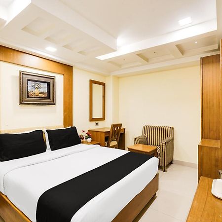 Super Townhouse Oak Alandur Near Chennai Airport Formerly Vijay Park 외부 사진
