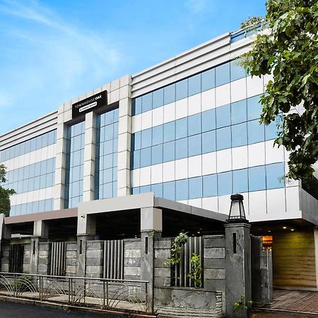 Super Townhouse Oak Alandur Near Chennai Airport Formerly Vijay Park 외부 사진