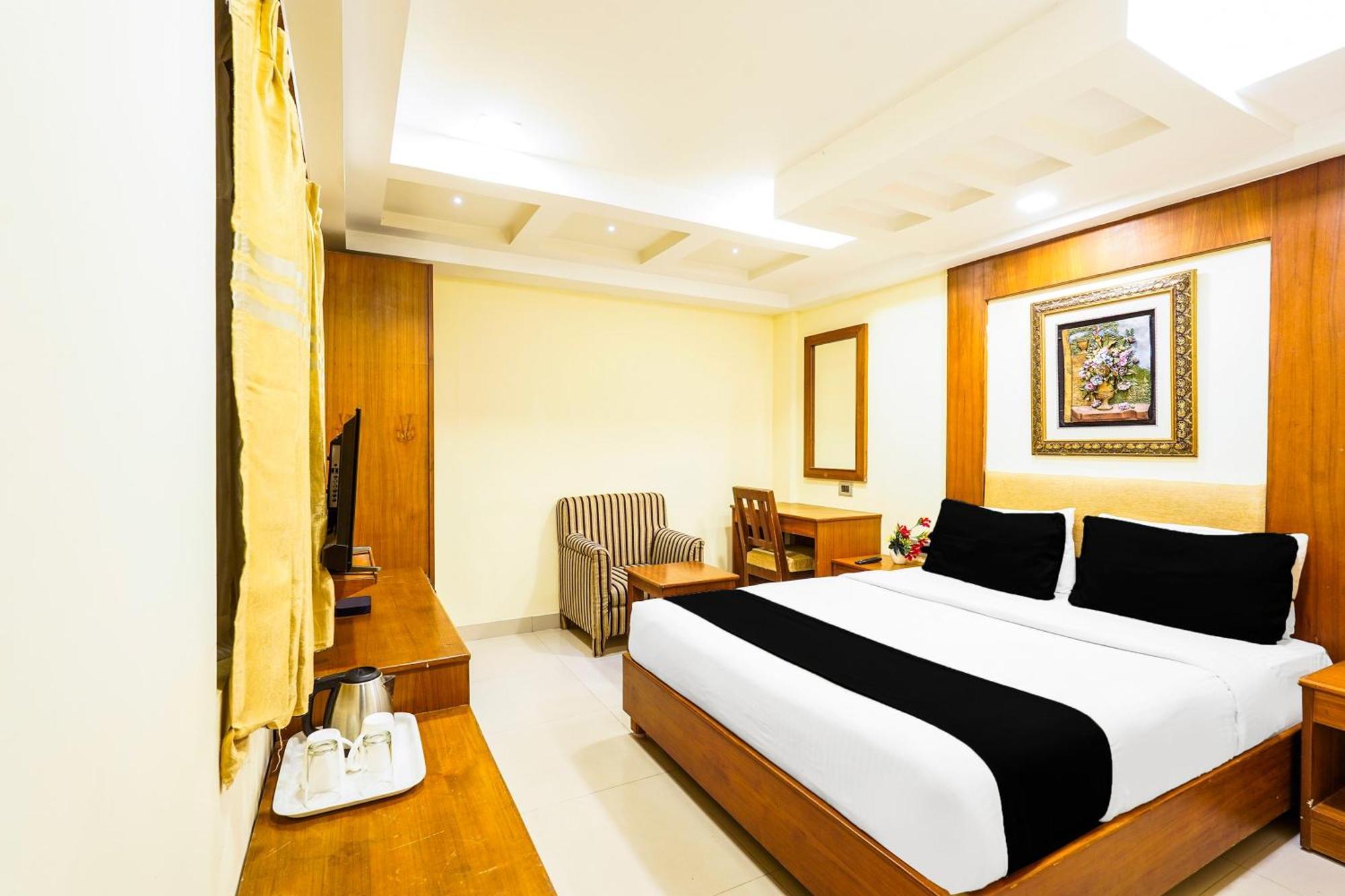 Super Townhouse Oak Alandur Near Chennai Airport Formerly Vijay Park 외부 사진