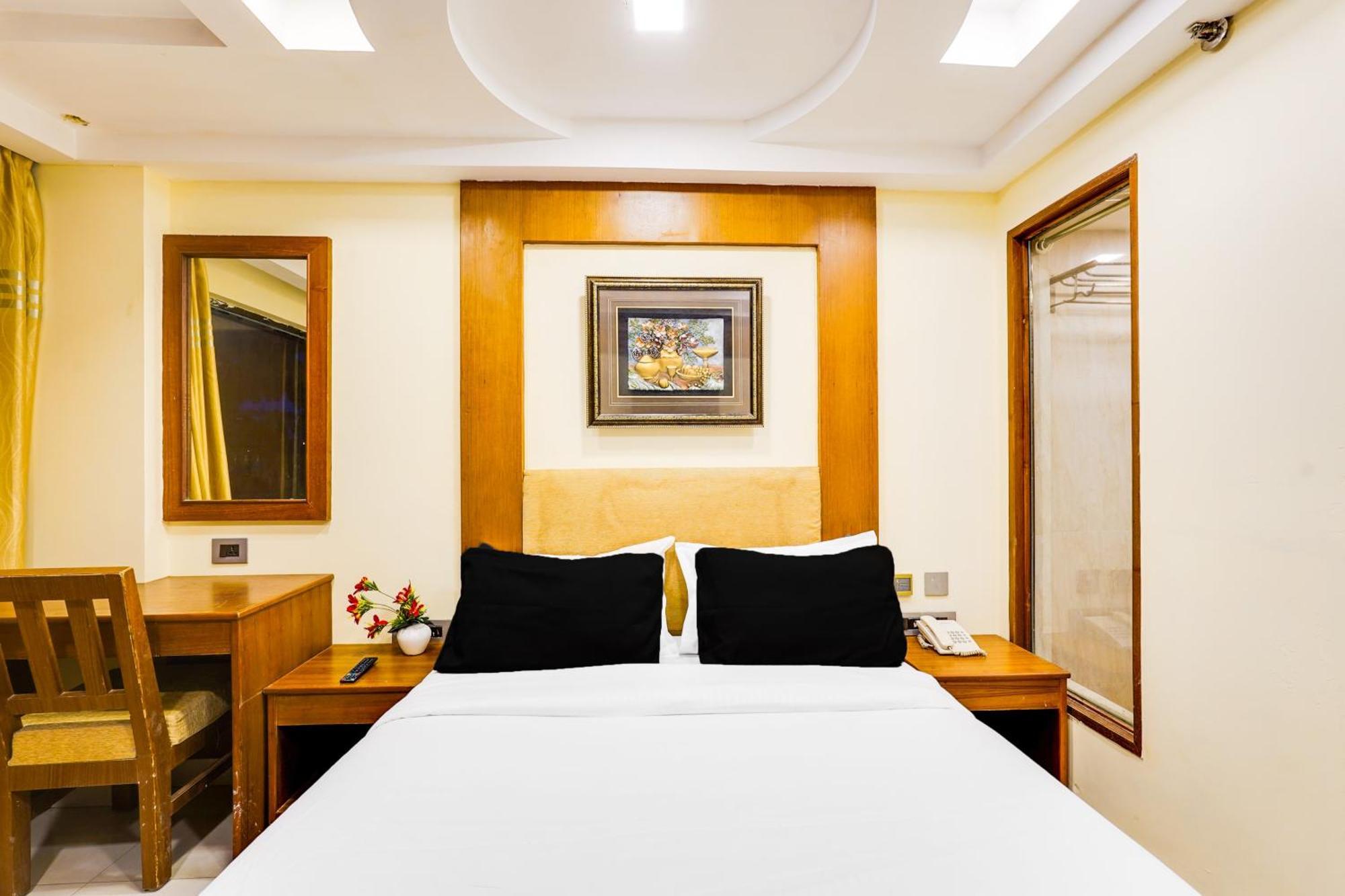 Super Townhouse Oak Alandur Near Chennai Airport Formerly Vijay Park 외부 사진