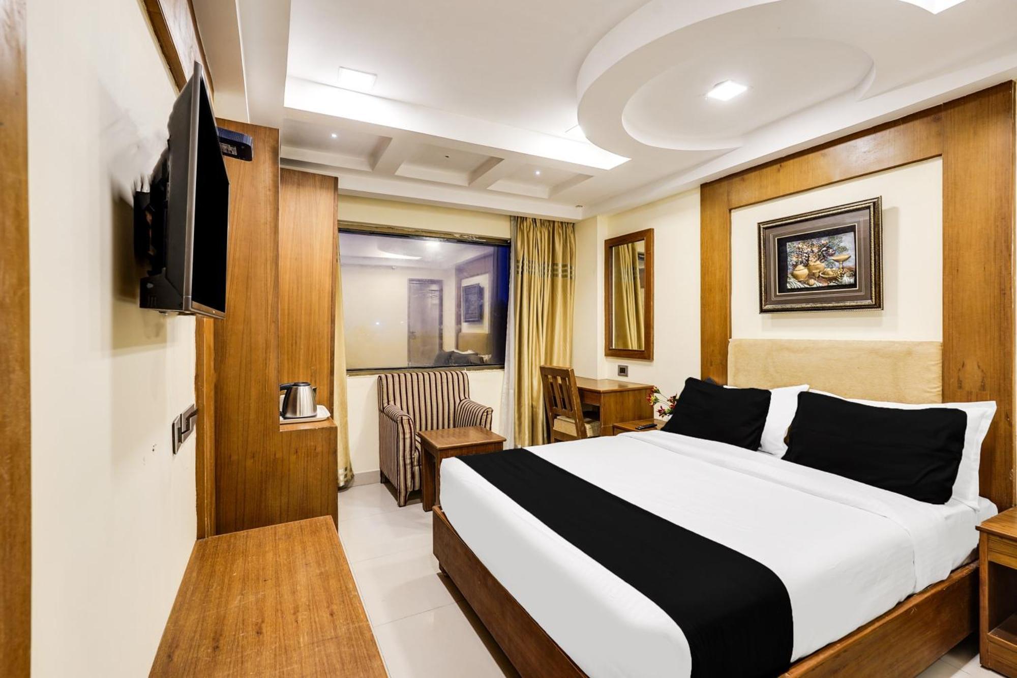 Super Townhouse Oak Alandur Near Chennai Airport Formerly Vijay Park 외부 사진