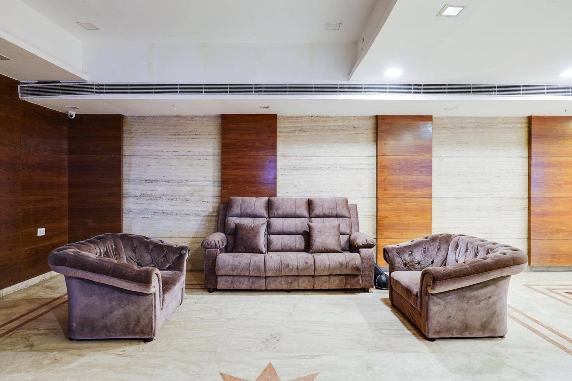 Super Townhouse Oak Alandur Near Chennai Airport Formerly Vijay Park 외부 사진